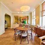 Arq Paleis
