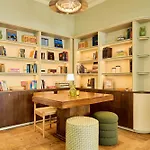 Arq Paleis Hotel