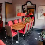 Arq Paleis Отель