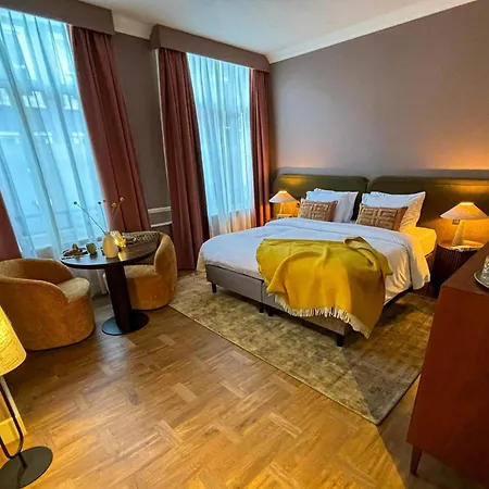 Paleis 4*