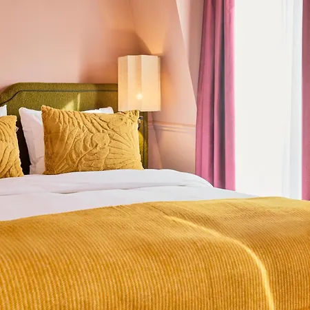 Arq Paleis Hotell