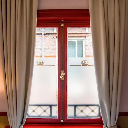 Arq Paleis Hotell 4*