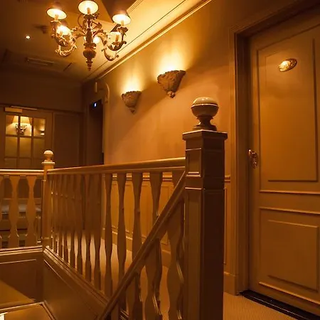 Paleis 4* Haga