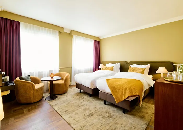 Arq Paleis 호텔 4*